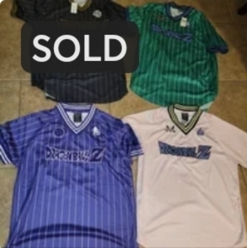 🚫SOLD!🚫Bundle Rare Exclusive Boxlunch Dragon ball Z jersey Large